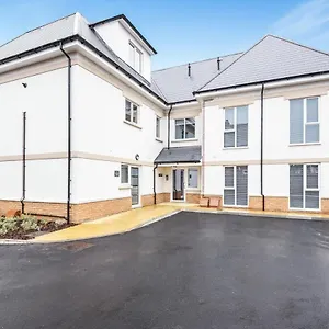 Magna House Appartamento Egham